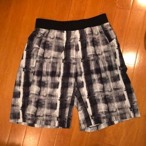 Like New! Men’s Lululemon Core Shorts!